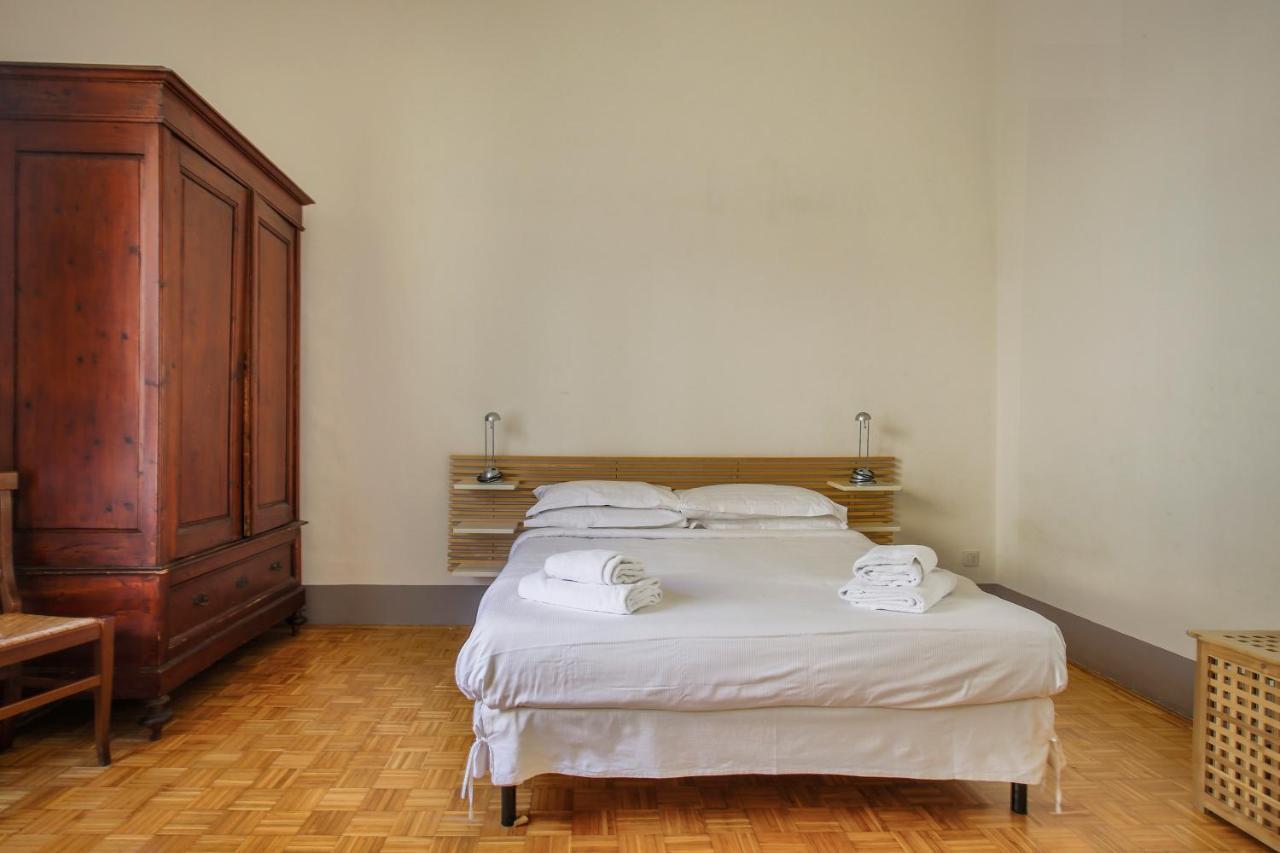 Lemon Tree One Bedroom With Balcony Apartment Florenz